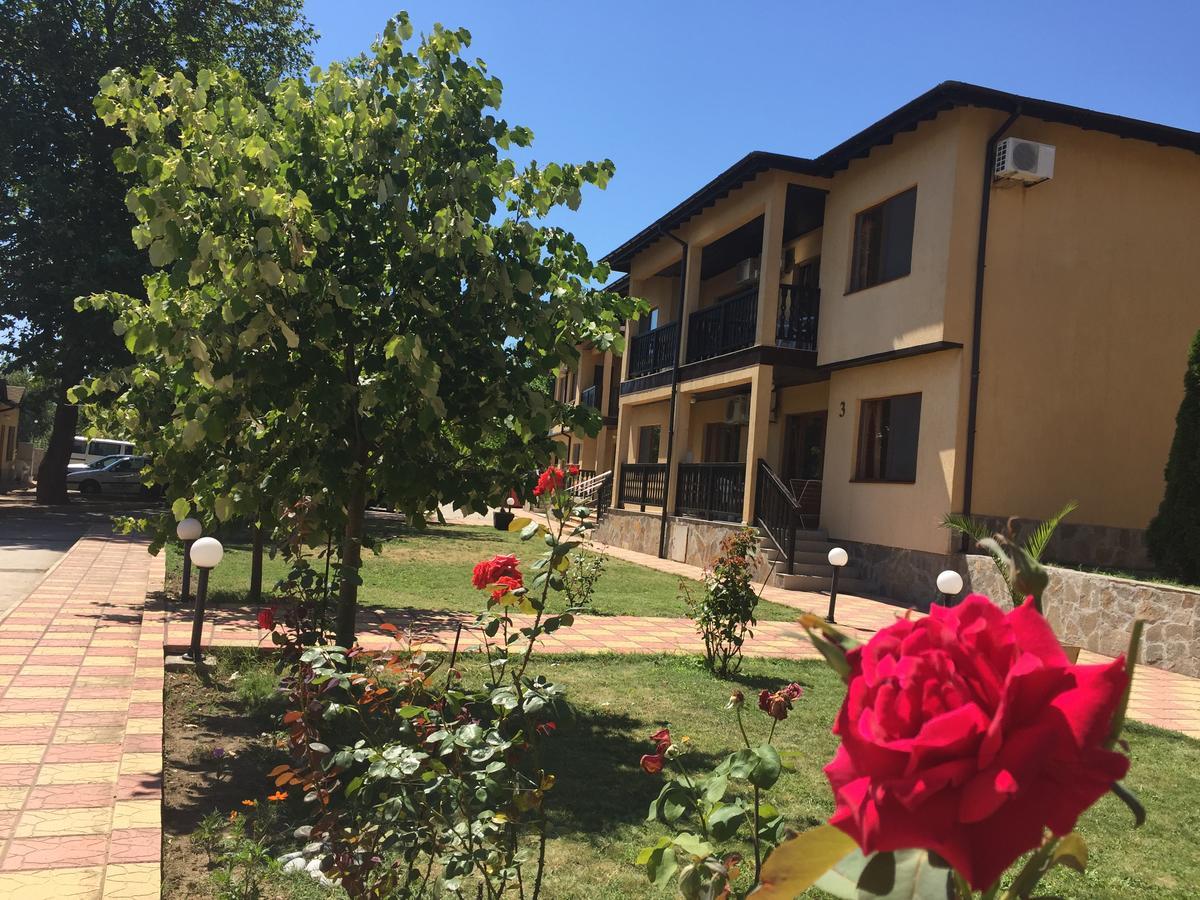 Hotel Complex Terazini à Byala  Extérieur photo